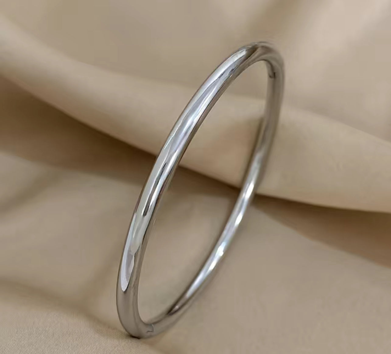 Vintage Round Bangle