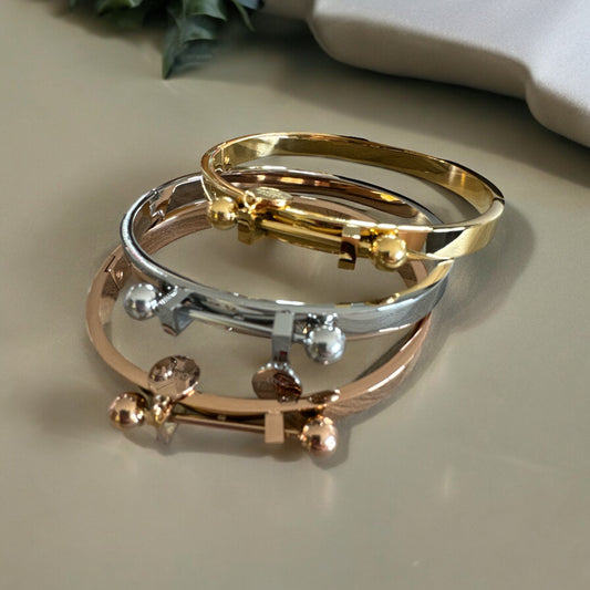 Love Bangle